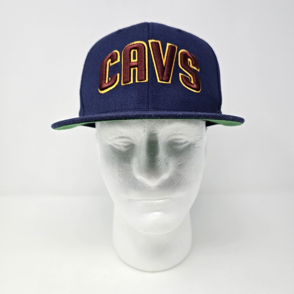 Mitchell & Ness Cleveland Cavaliers Navy Blue LeBron James 23 Snapback Hat NBA - Picture 5 of 12